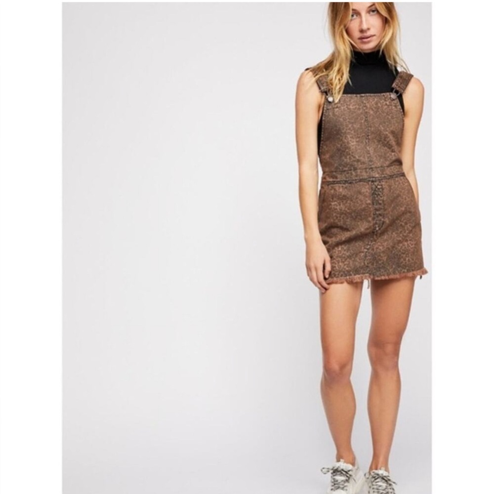 Free People Overall Jumper Leopard Print Distressed Raw Hem Mini Skirt size 4